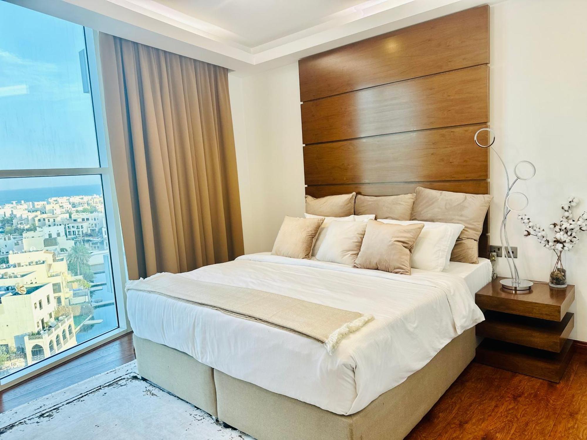 Saxophone Suites Al Al Muharraq Exterior foto