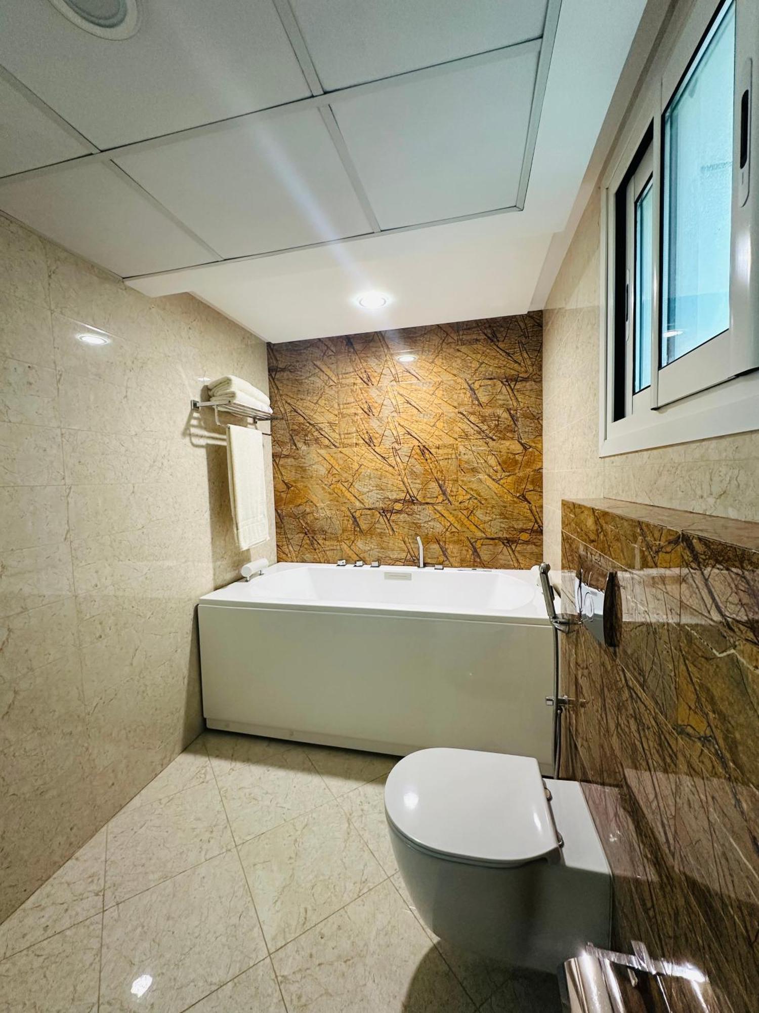 Saxophone Suites Al Al Muharraq Exterior foto