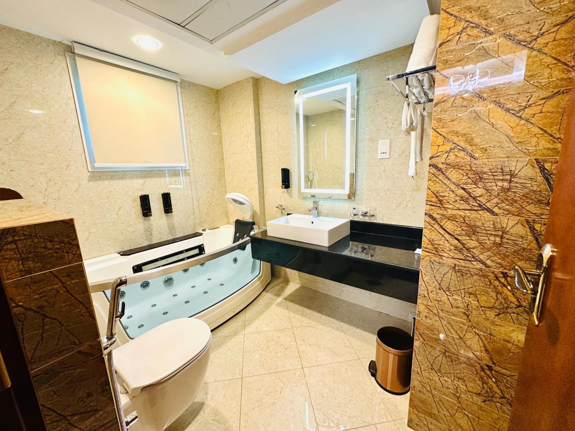 Saxophone Suites Al Al Muharraq Exterior foto